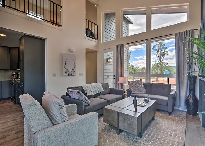 Fire Pit, Deck & Mtn Views: Upscale Cabin! Pine
